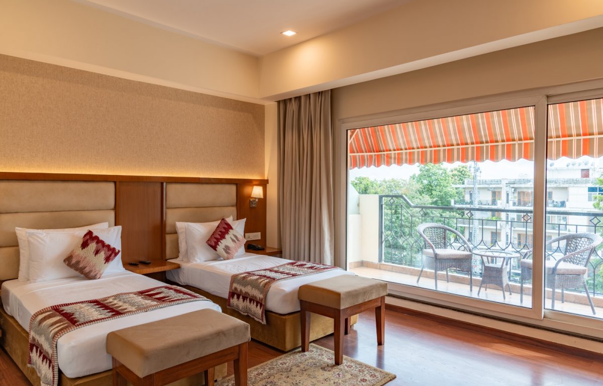 Executive Twin Room with Balcony & City View